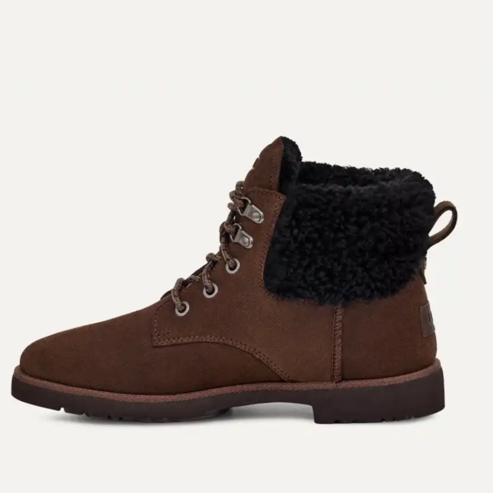 UGG Women's Romely Heritage
Lace-Up Boot Brown Burnt Cedar
Suede Size 10 new